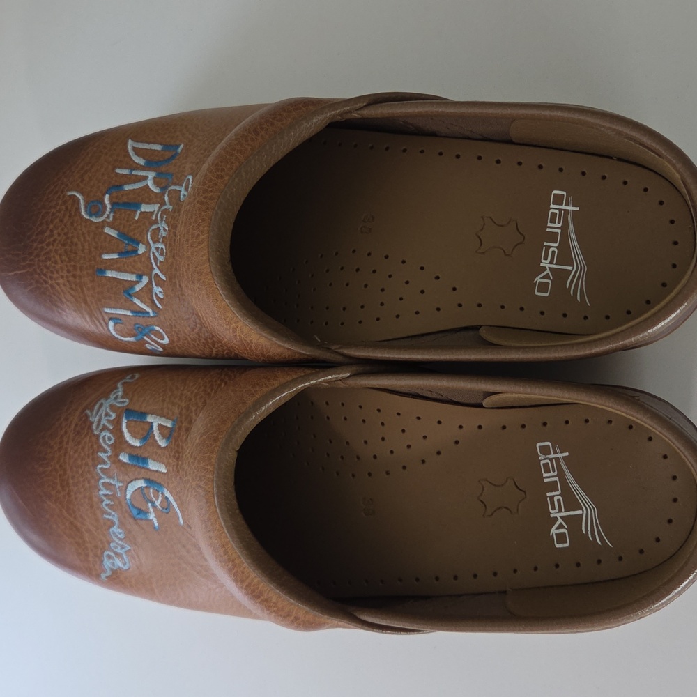 Dansko Little Dreams Big Adventures Clogs Size 8 - Picture 5 of 12